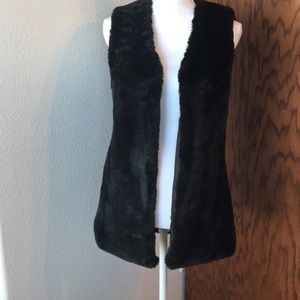 Me Jane Faux Fur Black Vest, Small